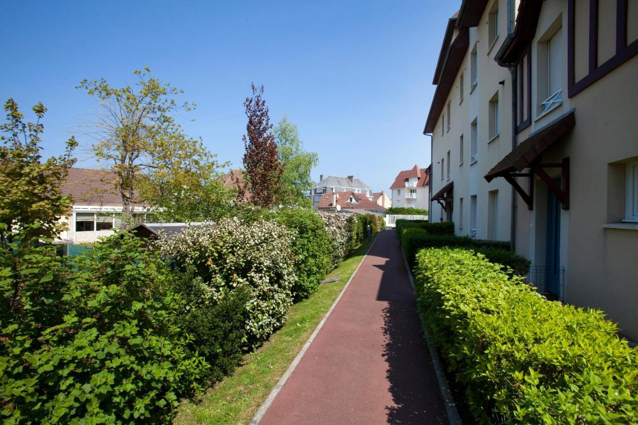 Appart Residence Proche Plage Avec Piscine Et Parking Couvert Prive Merville-Franceville-Plage Zewnętrze zdjęcie