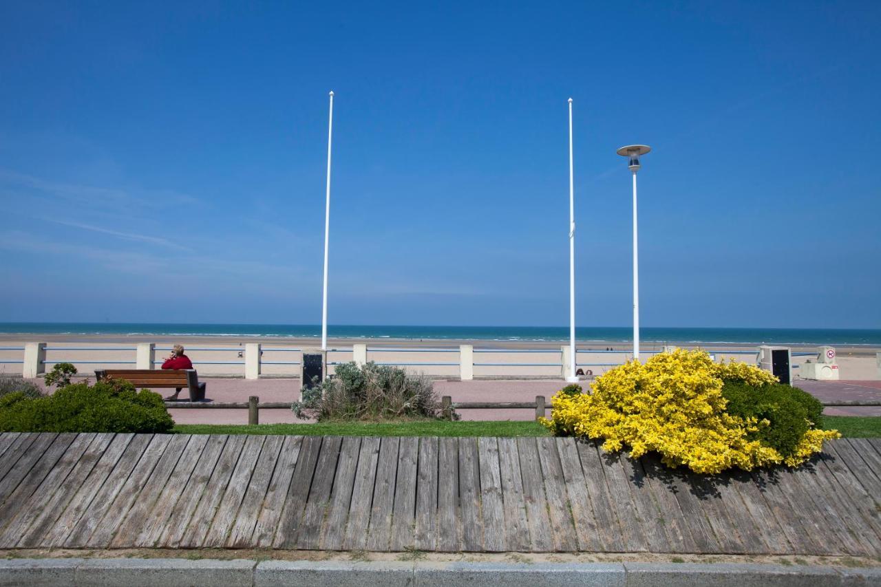 Appart Residence Proche Plage Avec Piscine Et Parking Couvert Prive Merville-Franceville-Plage Zewnętrze zdjęcie